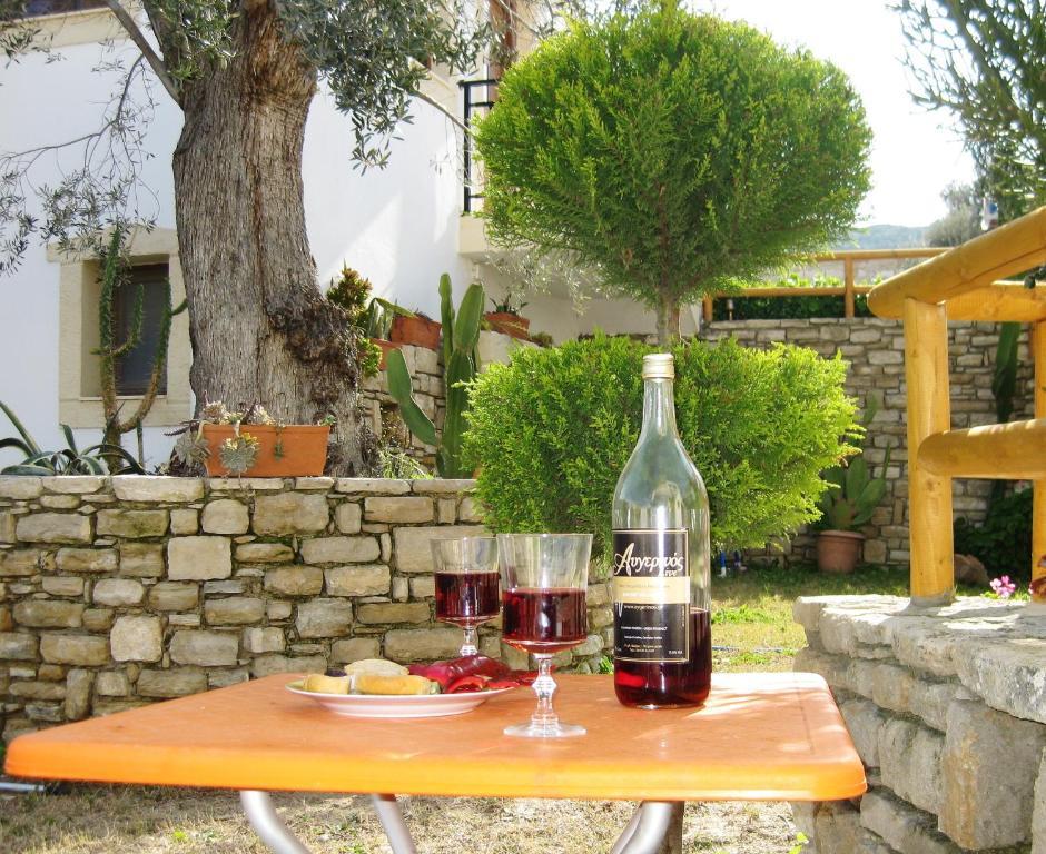 Vrisi Apartments & Villa Pitsidia Rom bilde